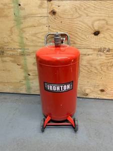 lot 95 image: Ironton Portable Air Carry Tank