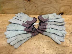 lot 133 image: IRONTON Work Gloves (6 pairs)