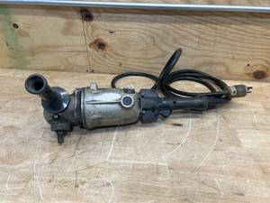 lot 156 image: Black & Decker 7 9  Heavy Duty Angle Sander