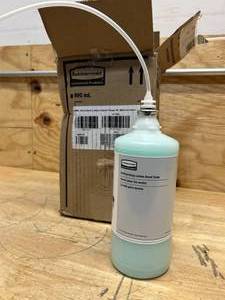 lot 174 image: Rubbermaid Lotion Hand Soap (box of 4)