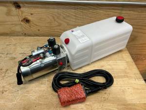 lot 218 image: 12V DC double-acting hydraulic power unit with an 8-quart plastic reservoir (untested)