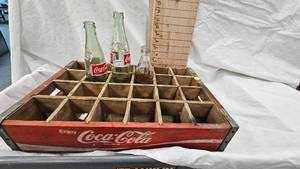 lot 2 image: Vintage 24 Bottle Coca Cola Wood Carrier Crate