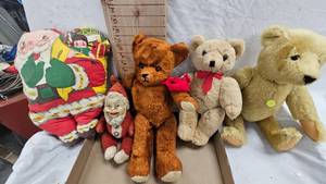 lot 137 image: Vintage Jointed Teddy Bear Lot