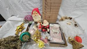 lot 104 image: Vintage Lot of Christmas Ornaments