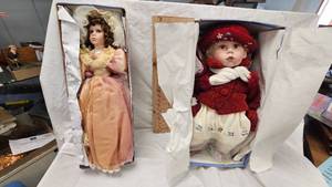 lot 109 image: Lot of 2 Cathy Collection Porcelain Dolls in Boxes