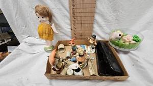 lot 108 image: Lot of Porcelain Dolls, Doll Heads, and Figurines