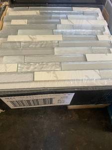 lot 18 image: Whistler Ice Interlocking Mosaic Tile - 11.81 x 11.81 in - 0.31 in Thick - Pack of 10