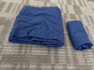 lot 112 image: King Fitted Sheet and Pillowcase
