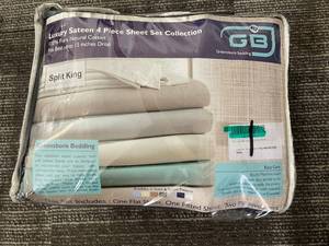 lot 117 image: Greensboro Bedding Split King Luxury Sateen 4-Piece Sheet Set