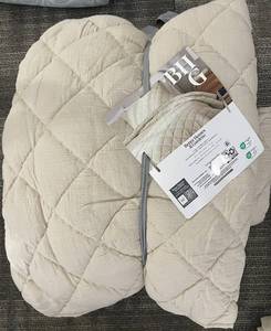 lot 130 image: Better Homes & Gardens Diamond Gauze FullQueen Quilt - Papyrus Beige