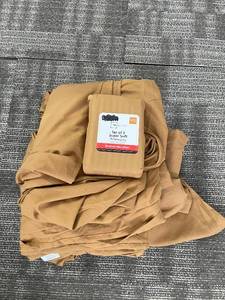 lot 133 image: Mainstays Set of 2 Super Soft Pillowcases - Brushed Microfiber and Sheet Queen