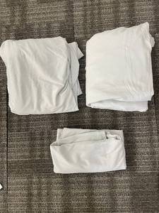 lot 140 image: White Bed Sheets and Pillowcases Queen