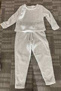 lot 187 image: SERRA Plush Fleece Lounge Set - Top & Bottom - US XL - Light Gray