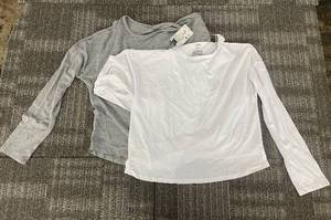 lot 199 image: Serra Relaxed Shirts - 2-Pack - Size S - Grey Heather & White