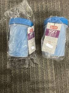 lot 256 image: Dexas MudBuster Paw Cleaner - Soft Gentle Silicone Bristles - 2-Pack