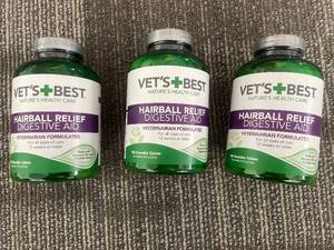 lot 269 image: Vets Best Hairball Relief Digestive Aid - Cats 12 Weeks, 3 Bottles (180 Tablets Each)