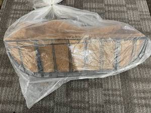 lot 285 image: Large Wall Hanging Planter