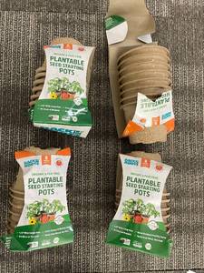 lot 291 image: Back to the Roots Plantable Seed Starting Pots - 4-Pack, 4.25in Wide, 8 PotsPack