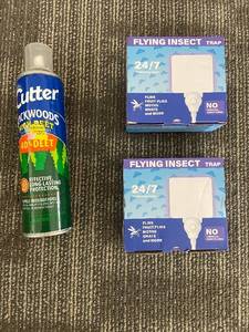 lot 322 image: Cutter Backwoods DEET Insect Repellent 40% DEET  Flying Insect Trap (2-Pack)