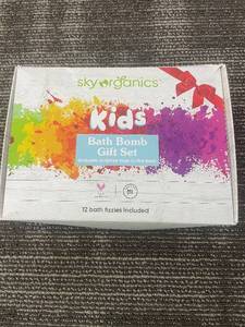 lot 508 image: Sky Organics Kids Bath Bomb Gift Set - 12 Bath Fizzies Included
