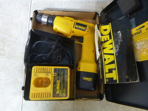 lot 37 image: DeWalt Versa Clutch Cordless 38 VSR Drill