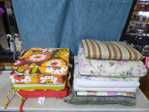 lot 48 image: Patio Chair Pads