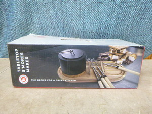 lot 49 image: Chefs Counter Tabletop S-Mores Maker