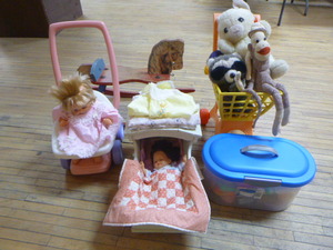 lot 57 image: Childrens Toys