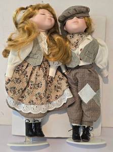 lot 276K image: LL-FR - Porcelain Doll Set - Zachary & Natalie, Hand Painted, 14.5 Inches Tall