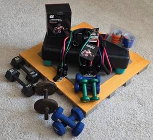 lot 280K image: LL-FR - Body System Exercise Platform 29.75-Inch Square Base w 11x25-Inch Step  Weight & Band Set