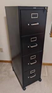 lot 49 image: UL - HON 5-Drawer Metal Locking Filing Cabinet - 15 x 22 x 49 in