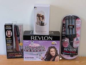 lot 50 image: UL - Revlon Perfect Heat 3-Barrel Jumbo Waves - Hair Styling Tools (Lot of 5)