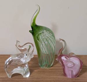lot 81 image: UL - Glass Elephant Figurines - 9 in Tall, 3 in Wide - Repaired Ear - Set of 3