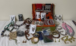 lot 124C image: Cherokee 57 Fashion Jewelry - Assorted Bracelets, Necklaces & Earrings Lot