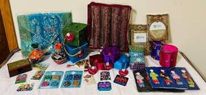 lot 125C image: B2 - Travel Memorabilia Bundle Singapore Magnets, India Souvenirs & Textiles