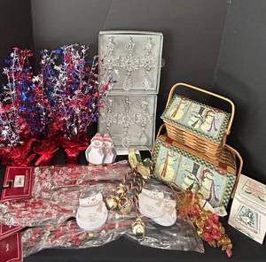 lot 131C image: B2 - Bell Ornament 4.5in - Crystal Snowflake Drops, Bayberry Scented Ornament & Holiday Decor Lot