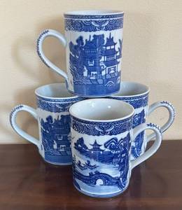 lot 30R image: K - Four Blue & White Chinese Landscape Mugs