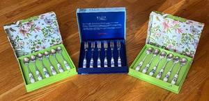 lot 36R image: K - Portmeirion Botanic Garden Spoons & Spode Blue Italian Fork Set