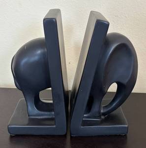 lot 75R image: K - Ceramic Elephant Bookends