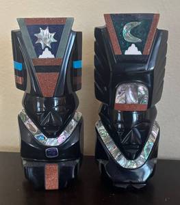 lot 120R image: K - Pair of Mexican Headdress Bust Figurines with Abalone Shell Inlays