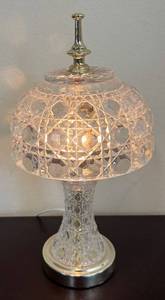 lot 169R image: LR - Boudoir Crystal Lamp with Diamond Cut Shade