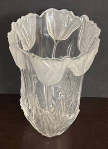 lot 189R image: LR - Frosted Tulip Glass Vase