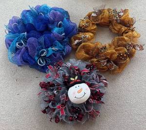 lot 193R image: P - Holiday Wreaths - 3 Festive Mesh Wreaths