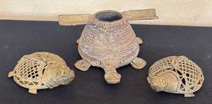 lot 248R image: K - Vintage Brass Turtle Figurines