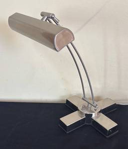 lot 256R image: LR - Adjustable Brushed Silver Lamp