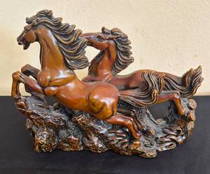 lot 306R image: K - Stunning Horse Sculpture