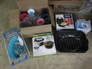 lot 15 image: Roaster, kitchen countertop applian...