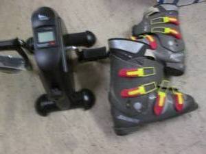 lot 22 image: Floor pedal machine with display an...