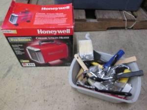 lot 31 image: Honeywell ceramic heater and painti...