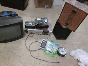 lot 48 image: Lot of vintage electronics...